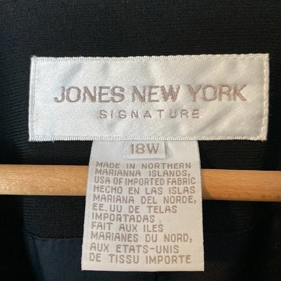 Jones New York Women's Elegant Black Long Blazer - Picture 2 of 8